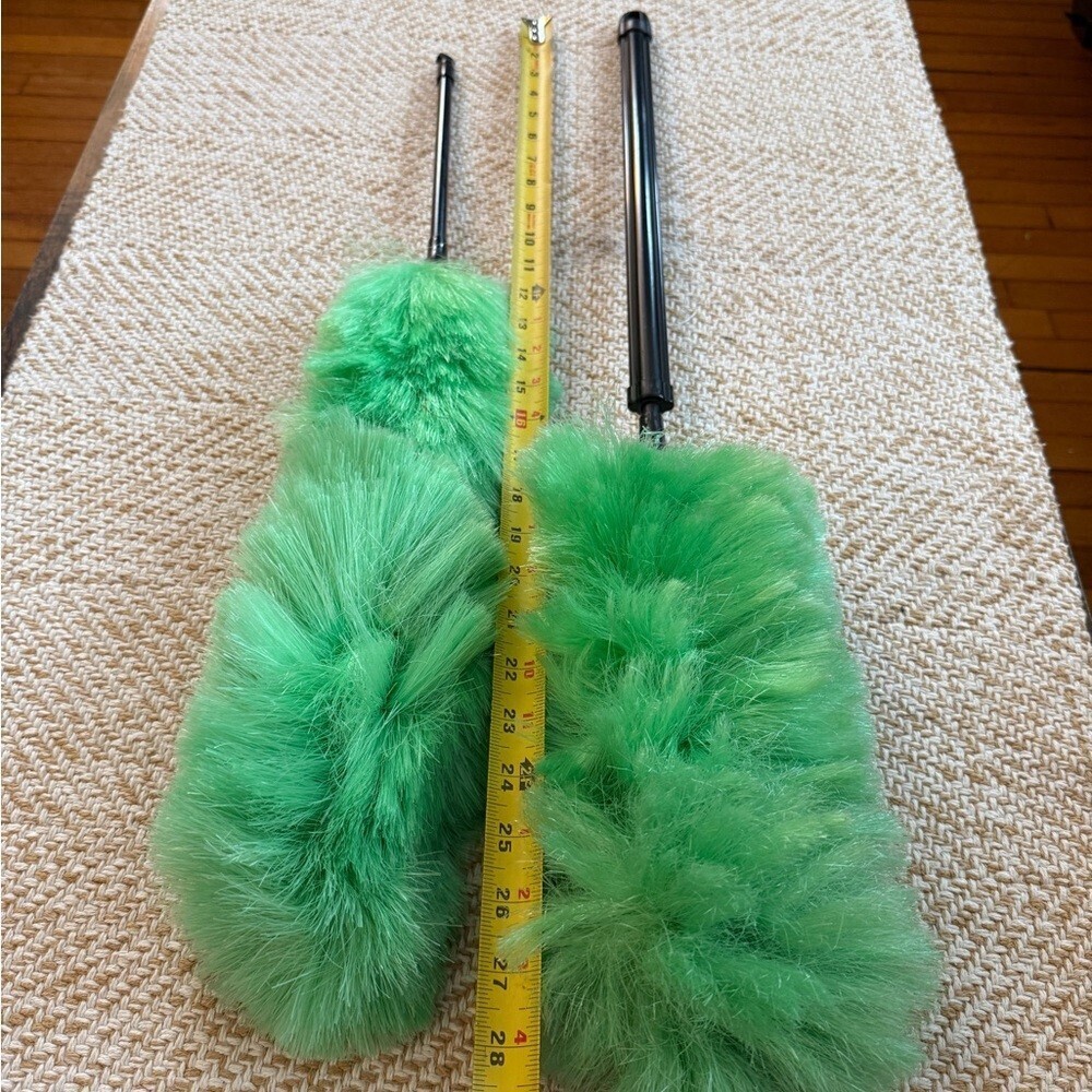 Green Extendable Dusters - Picture 2 of 7